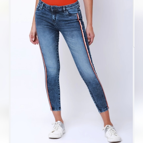 Capri denim red side stripe - Picture 9 of 10